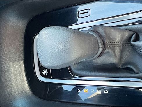 Used 2023 Toyota Corolla SE image 16