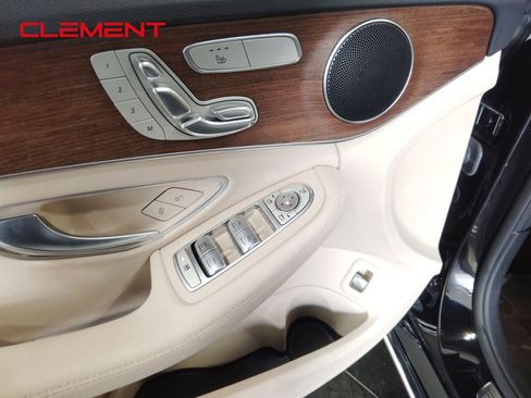 Used 2021 Mercedes-Benz C 300 4MATIC Sedan image 29