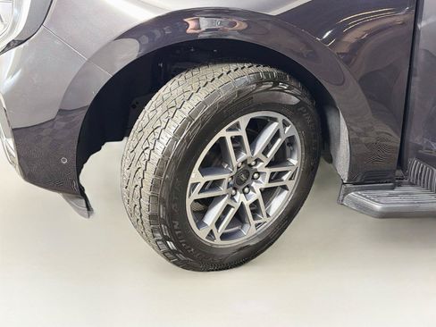 Used 2025 Ford Expedition Active AWD/4WD image 38