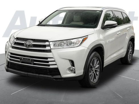 Used 2018 Toyota Highlander XLE AWD/4WD image 5