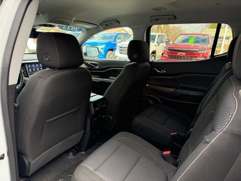 Certified 2023 GMC Acadia SLE w/ Driver Convenience Package FWD image 12