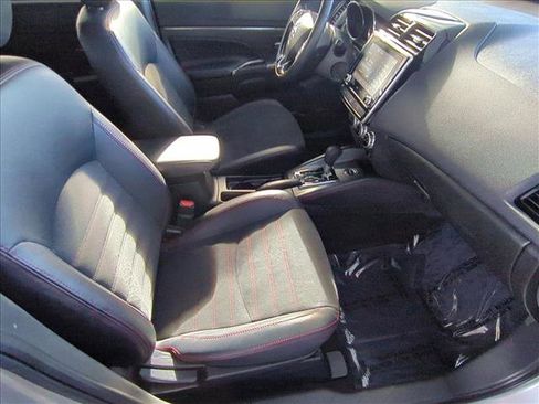 Used 2024 Mitsubishi Outlander Sport SE image 21