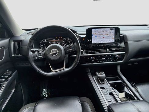Used 2024 Nissan Pathfinder SL FWD image 21