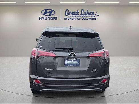 Used 2018 Toyota RAV4 XLE AWD/4WD image 4