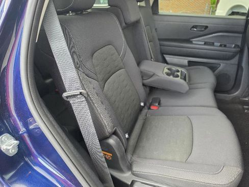 Used 2025 Nissan Pathfinder SV AWD/4WD image 11