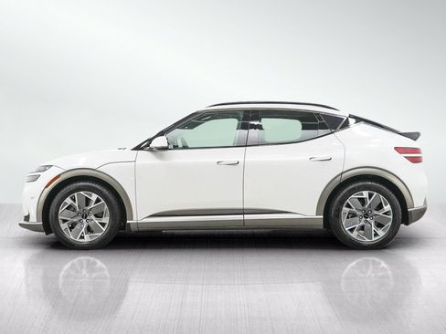 Used 2025 Genesis GV60 Advanced AWD/4WD image 2