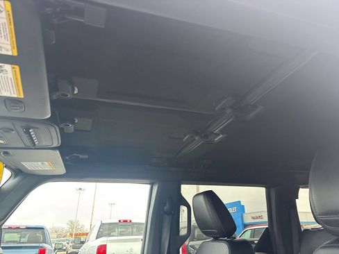 Used 2024 Ford Bronco Wildtrak AWD/4WD image 31