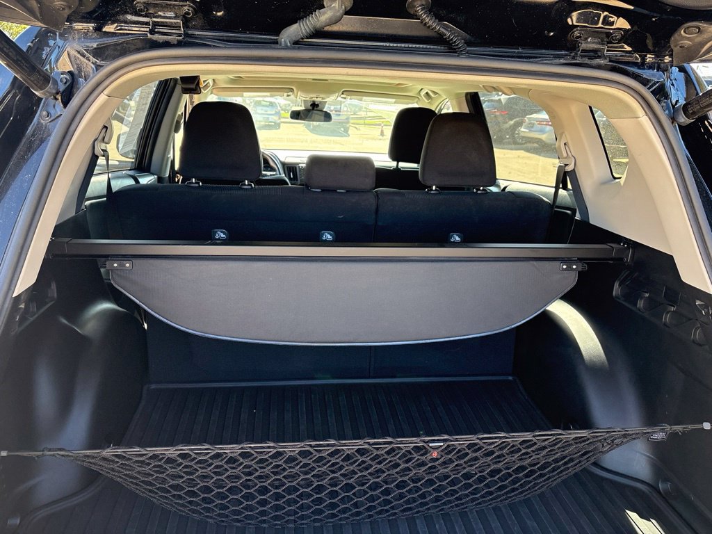 Used 2018 Toyota RAV4 XLE AWD/4WD image 26
