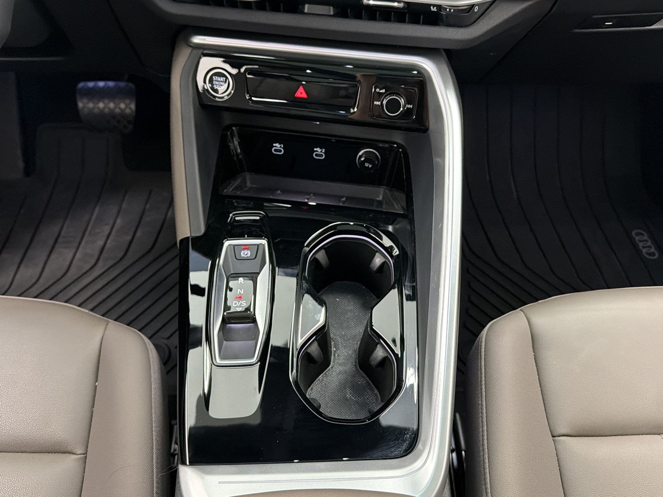 Certified 2025 Audi Q5 Premium w/ Convenience Package AWD/4WD image 17