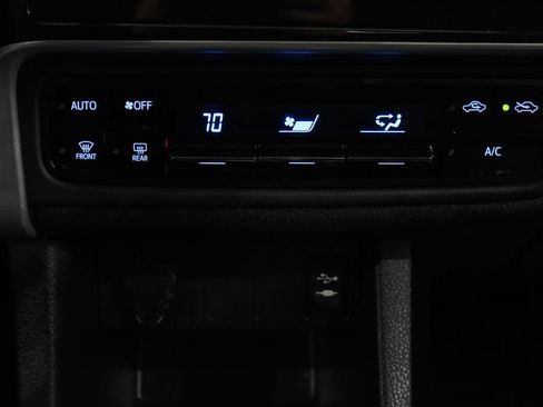 Used 2018 Toyota Corolla L image 21