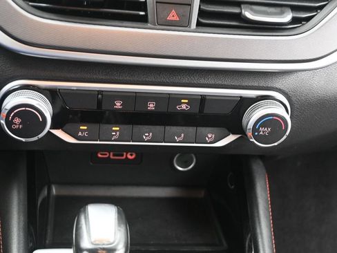 Used 2025 Nissan Altima 2.5 SR FWD image 16