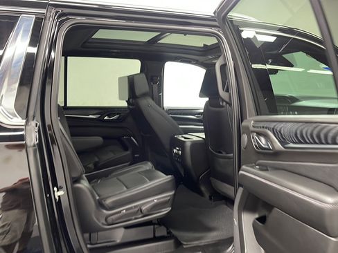 Used 2023 GMC Yukon XL Denali w/ Denali Reserve Package RWD image 20