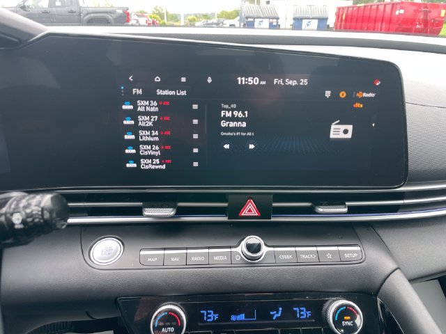 Used 2025 Hyundai Elantra SEL FWD image 13