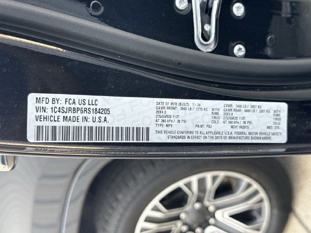 Used 2024 Jeep Wagoneer L Series II w/ Flexible Seating Group RWD image 36