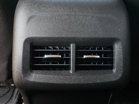 Used 2023 Chevrolet Equinox LT FWD image 16