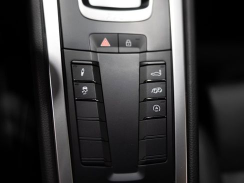 Used 2019 Porsche 718 Cayman S image 45