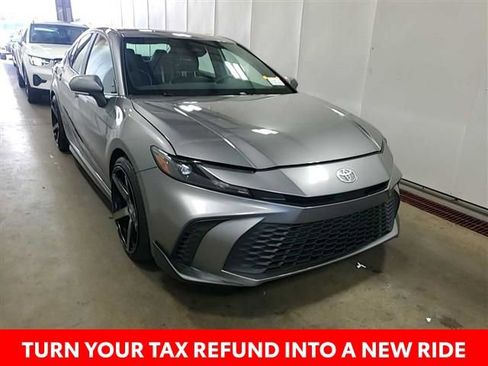 Used 2025 Toyota Camry SE w/ Multimedia Upgrade Package image 22