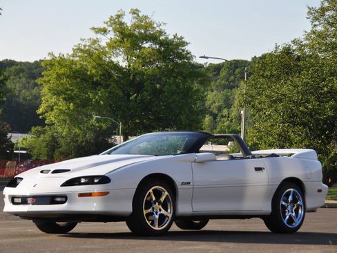 Used 1997 Chevrolet Camaro Z28 w/ Preferred Equipment Group 2 RWD image 2