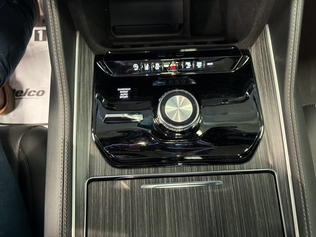 Used 2024 Jeep Wagoneer Series II w/ Premium Group I AWD/4WD image 23