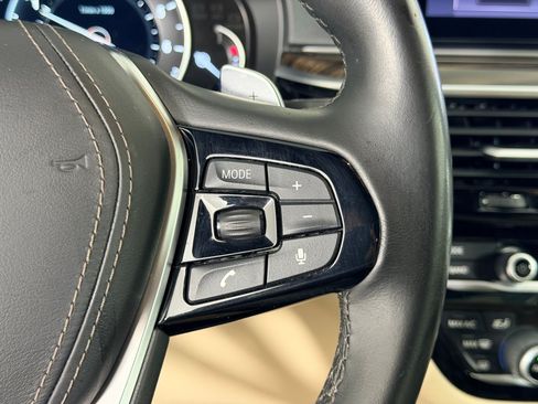 Used 2019 BMW 530i w/ Convenience Package RWD image 14