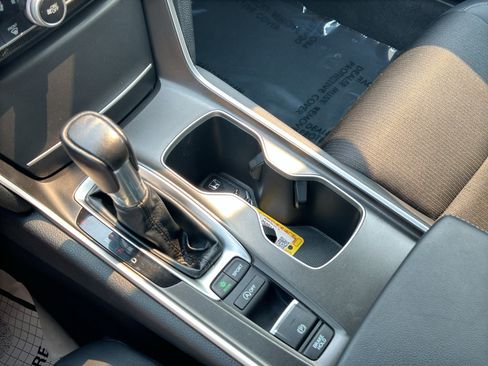 Used 2022 Honda Accord Sport image 11