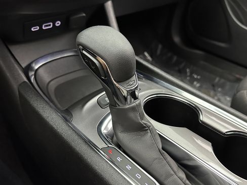 Used 2024 Chevrolet Malibu LT image 19