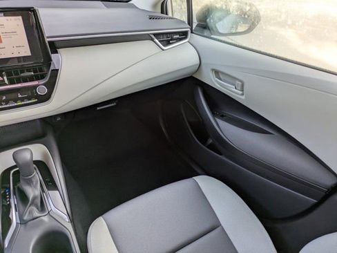 Used 2025 Toyota Corolla LE image 14
