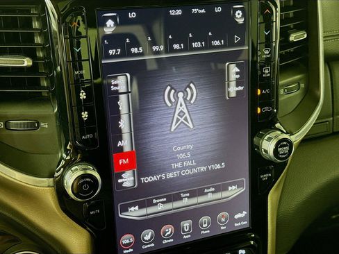 Used 2019 RAM 1500 Laramie AWD/4WD image 7