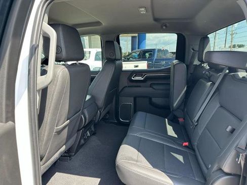 Used 2024 GMC Sierra 1500 SLT image 10