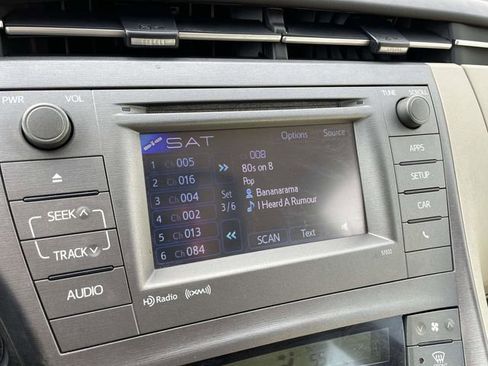 Used 2014 Toyota Prius Three image 27