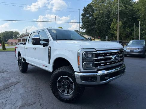 Used 2023 Ford F350 Lariat w/ Lariat Ultimate Package AWD/4WD image 3