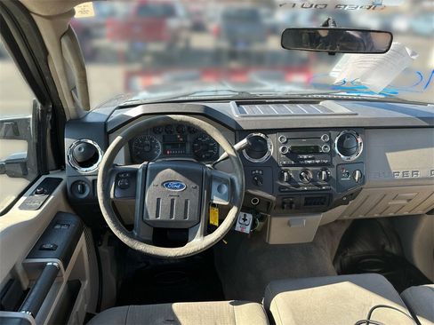 Used 2009 Ford F250 XLT image 12