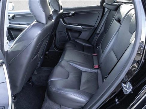Used 2016 Volvo XC60 T6 Platinum image 22