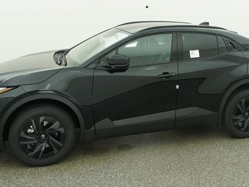 New 2026 Toyota C-HR AWD/4WD image 17