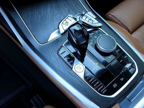 Used 2020 BMW X7 xDrive40i w/ Premium Package image 8