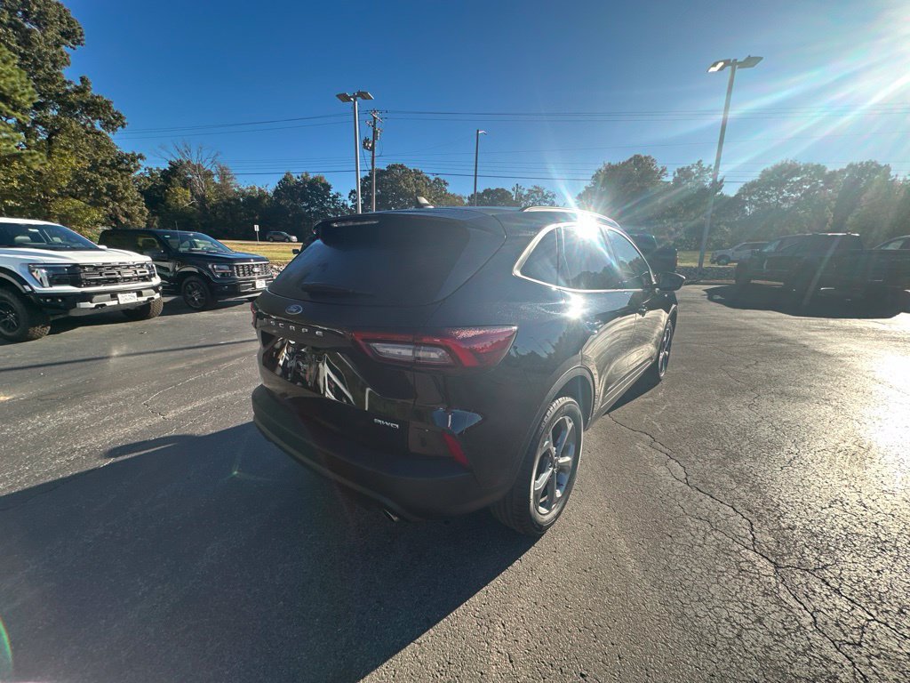 Used 2025 Ford Escape ST-Line AWD/4WD image 6