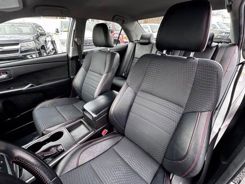 Used 2015 Toyota Camry SE image 10