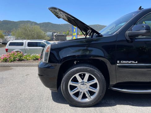 Used 2008 GMC Yukon XL Denali image 35