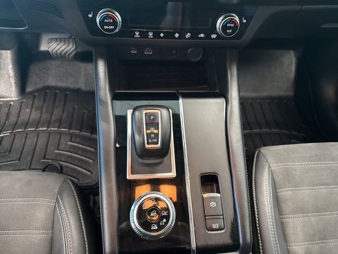 Used 2022 Mitsubishi Outlander SE AWD/4WD image 11