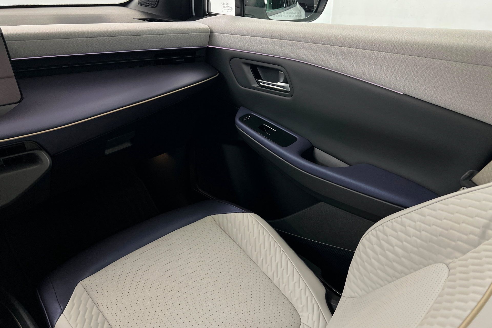 New 2026 Nissan Leaf Platinum+ w/ Illuminated Package FWD image 10