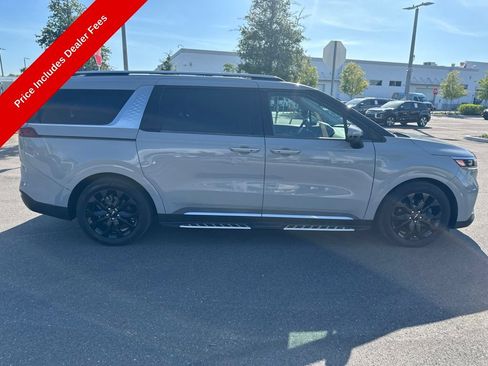 Used 2024 Kia Carnival SX Prestige FWD image 6