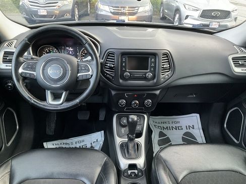 Used 2018 Jeep Compass Latitude AWD/4WD image 16