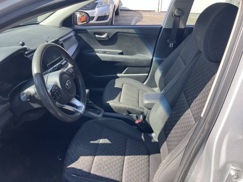 Used 2019 Kia Rio S FWD image 3