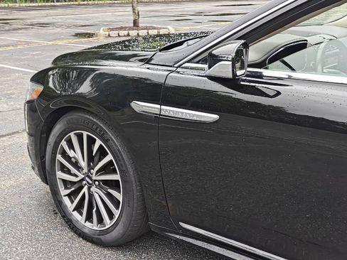 Used 2018 Lincoln Continental Select w/ Continental Climate Package image 21