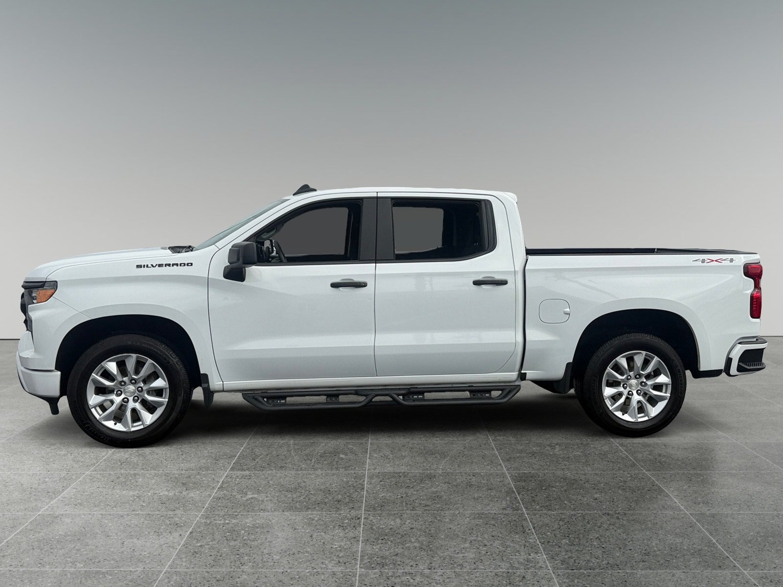 Used 2022 Chevrolet Silverado 1500 Custom w/ LPO, Dark Essentials Package AWD/4WD image 2
