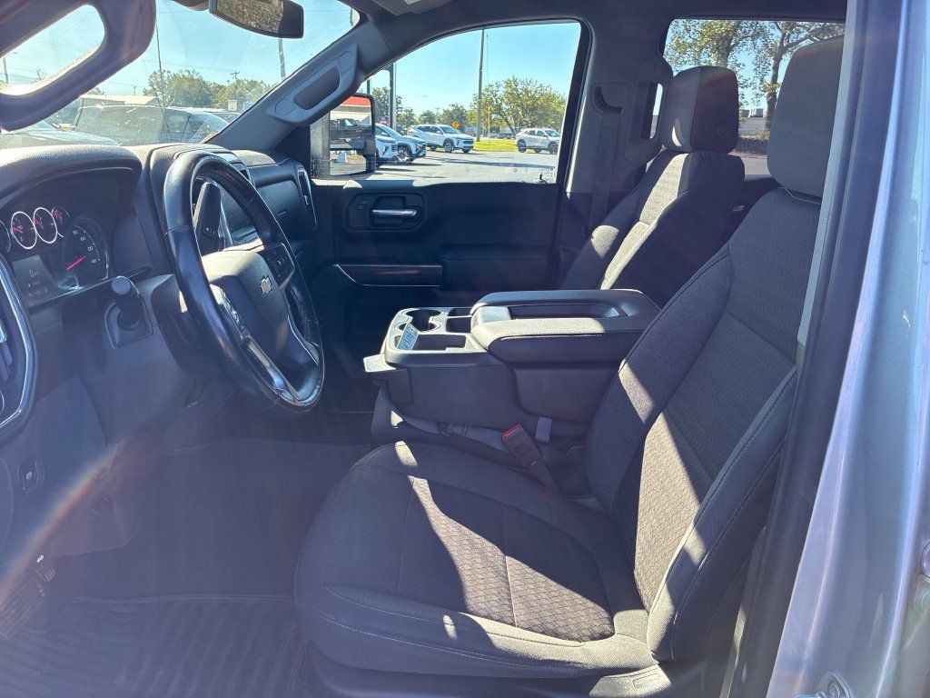 Used 2020 Chevrolet Silverado 1500 LT w/ All-Star Edition AWD/4WD image 10