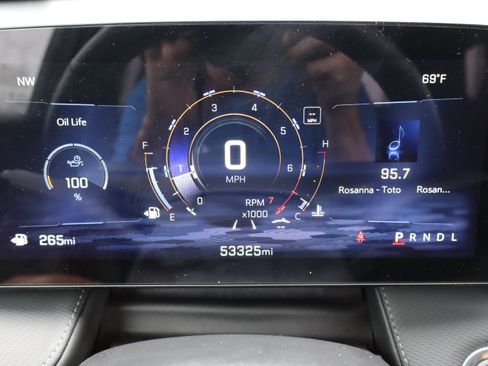 Used 2025 Chevrolet Equinox LT w/ Convenience Package II FWD image 23