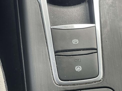 Used 2021 Ford Escape S image 22