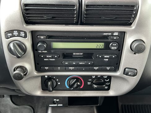 Used 2004 Ford Ranger XLT AWD/4WD image 26