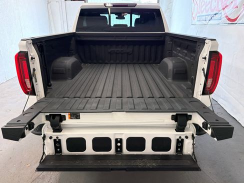 Used 2023 GMC Sierra 1500 AT4 w/ AT4 Premium Package AWD/4WD image 7